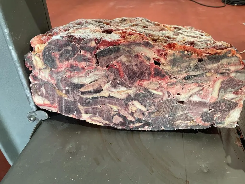 Фотография продукта Говяжья обрезь мясная замороженная с туш